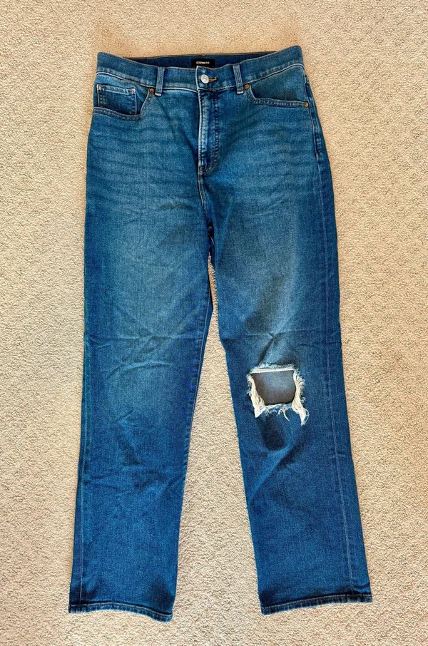 Express Women’s Straight Leg Jeans - Image 4