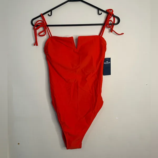 Hollister Red Notch Front One Piece Swimsuit Size Small NWT Strappy Tie Straps - Image 2