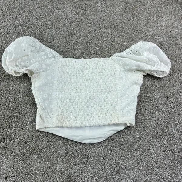 White Eyelet Embroidered Puff Sleeve Crop‎ Top Juniors M Cottagecore Coquette - Image 11