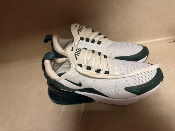 Nike Air Max 270 Shoes Women’s - Image 2