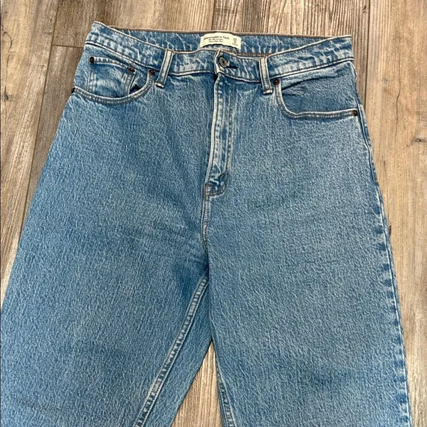 Abercrombie & Fitch The 90s Straight Ultra High Rise Jeans Size 8 - Image 3