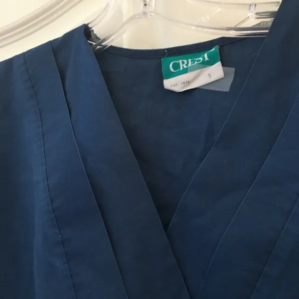 FINAL MARKDOWN Ladies’ Crest Classic Scrub Top (S) - Image 3