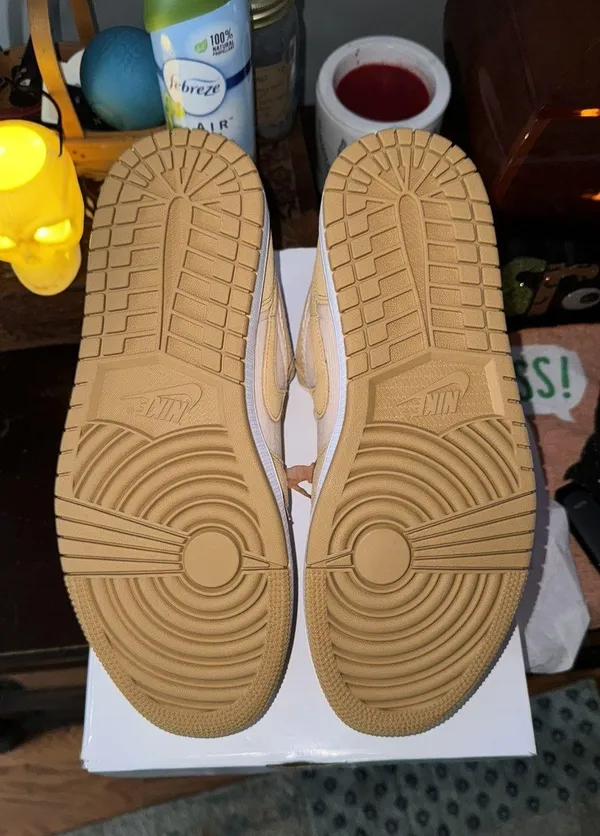 Nike Air Jordan 1 Low SE Women’s - Image 5