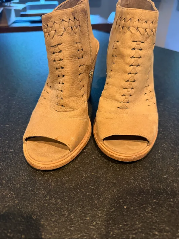 Vince Camuto Katri Woven Booties! Women’s 8! Perfect condition! - Image 5