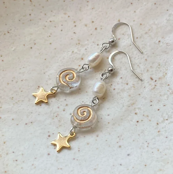 Handmade boho grunge fairy whimsical funky style quality Czech glass swirl pearl dangle earrings🌀⭐️ - Image 6