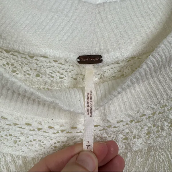 Free People Spring Valley‎ Lace Detail Waffle Knit Henley Size Small - Image 6