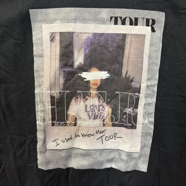 HER I Used to Know Her Tour Dates Polaroid Urban Pop Tee M - Image 2