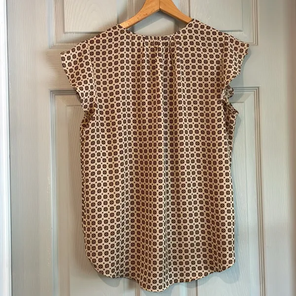 Carolina Belle Women's S Tan Geometric Office Siren V-Neck Fall Winter Blouse - Image 5