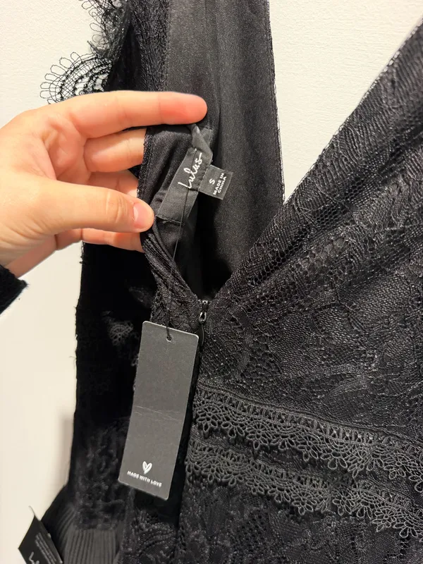 NWT Lulus Lace Tiered Dress  - Image 4