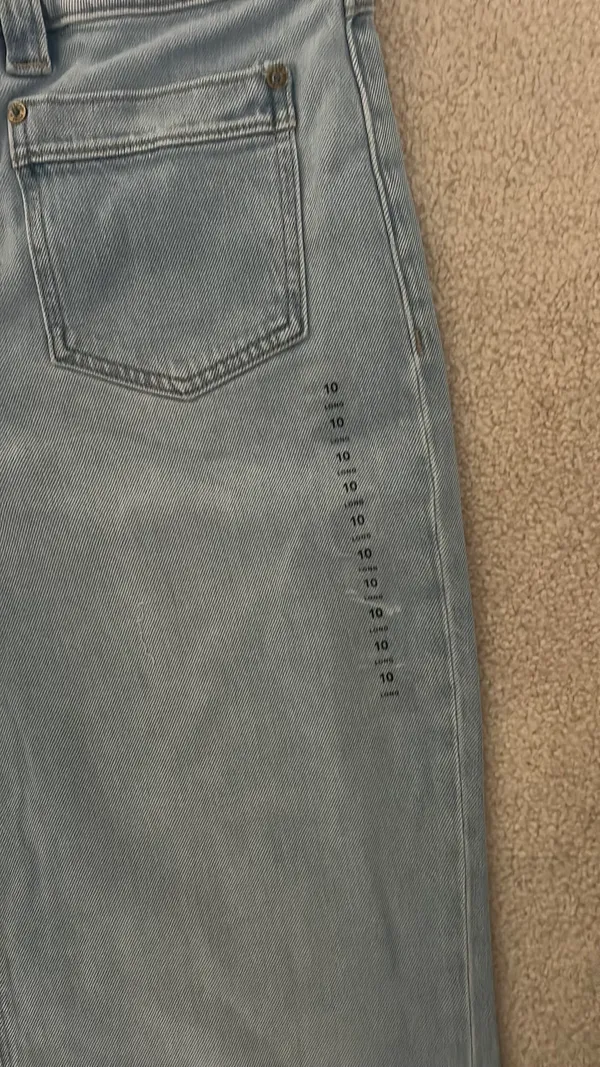 American Eagle Flare High-Rise Jeans - Image 4