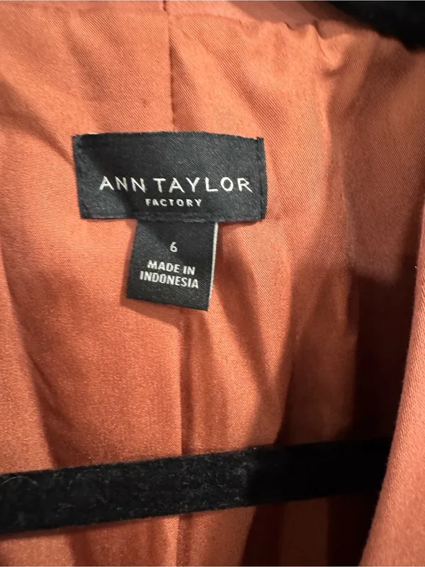 Ann Taylor Factory Terracotta Rust Orange One Button Collarless Blazer Size 6 - Image 7