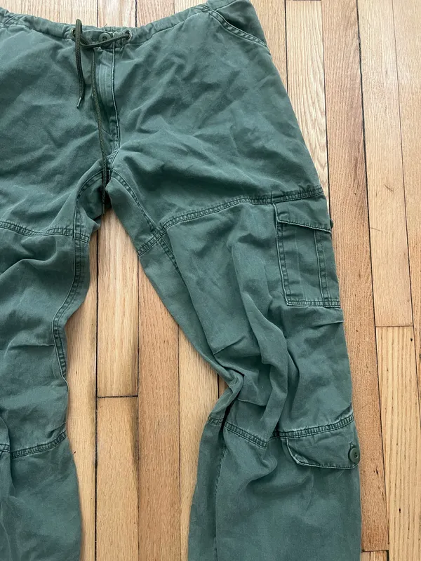Hollister Green Cargo Pants - Image 3