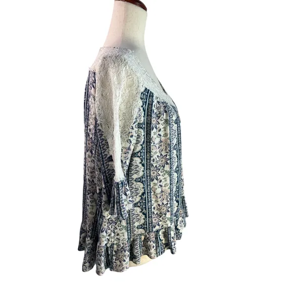 G Collection Floral Lace Boho Blouse – Size XL - Image 2