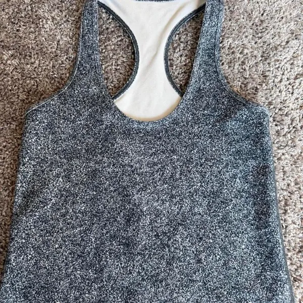 Lululemon gray heathered tank top - Image 4