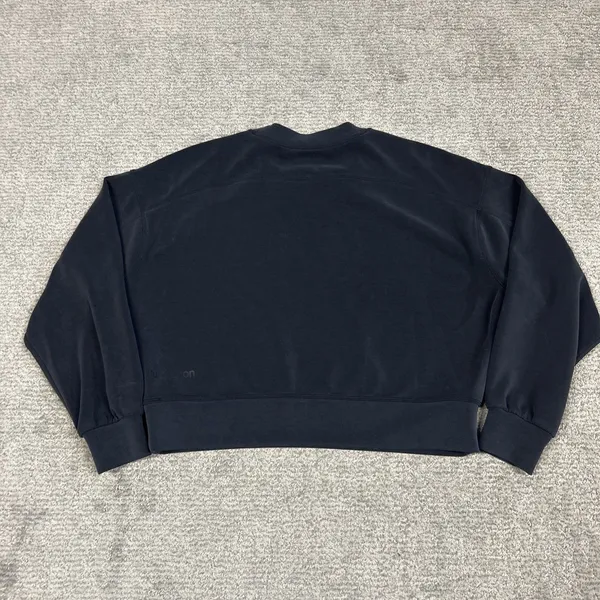 Lululemon Sweatshirt Womens 4 Softstreme Perfectly Oversized Cropped Crew Neck - Image 4