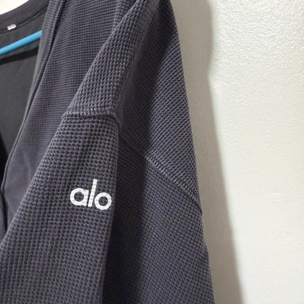 Alo Yoga Micro Waffle Pleasant Cropped Henley in Black - Image 3