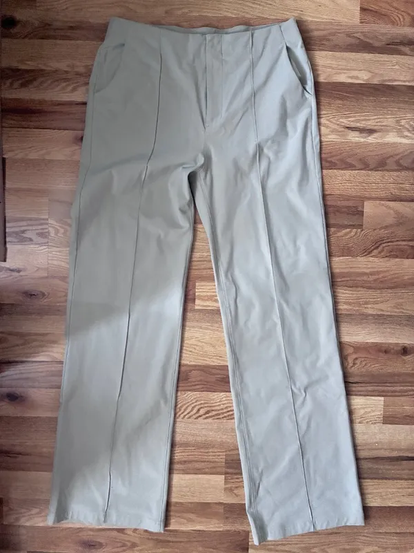 Vuori Meta Wideleg Pant - Size L - Vapor Gray - Image 12