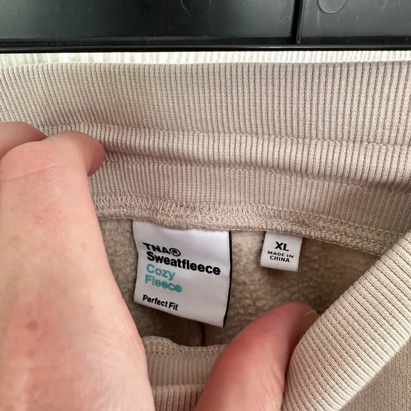 Aritzia TNA Tan Joggers with Relaxed Fit and Elastic Cuffs - Image 3