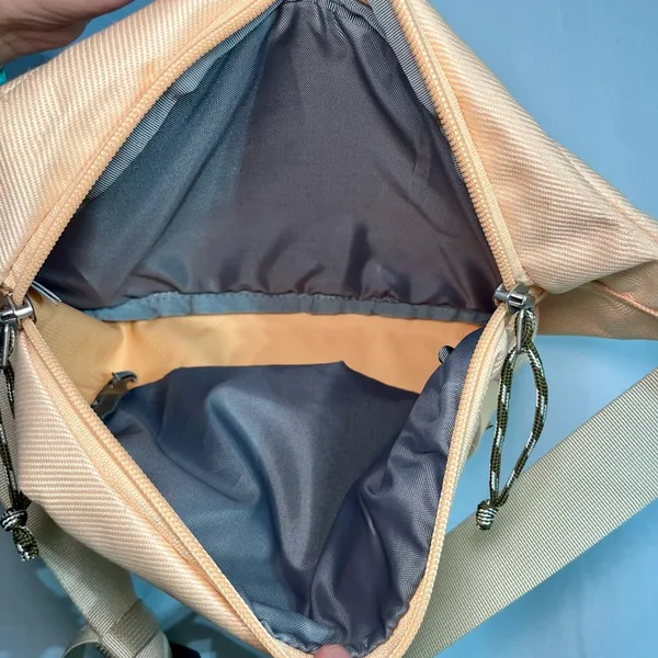 The North Face large peach, cross body bag - Image 7
