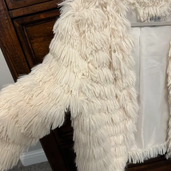 She + Sky Cream Faux Fur Coat - Image 3