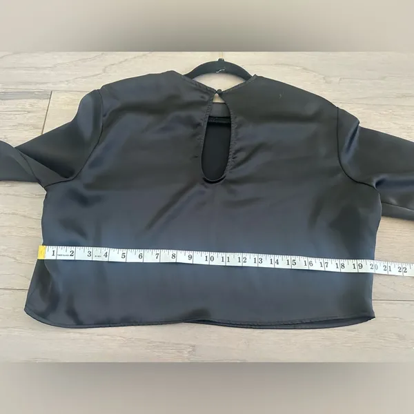 H&M Black Satin Long Sleeve Cropped Blouse - Image 9