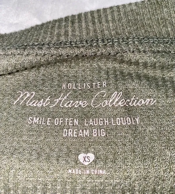 Hollister sweater - Image 6