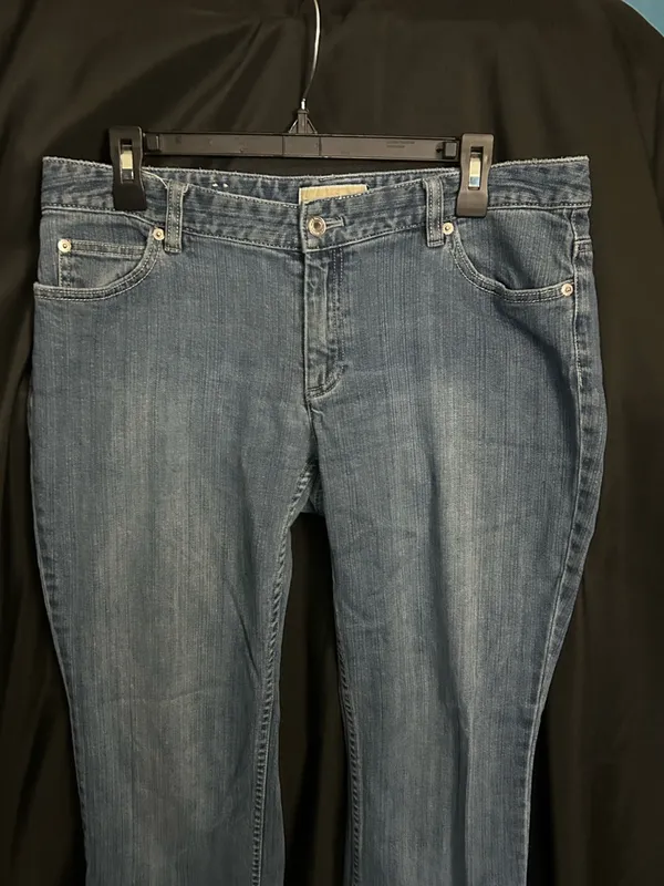 Michael Kors Classic Women's Mid-Rise Bootcut Jeans in Medium Blue SZ 12 - Image 3
