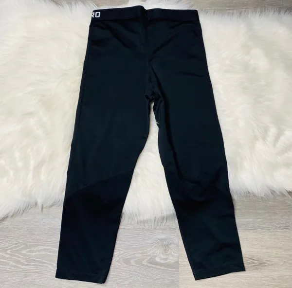 Nike Pro Black Cropped Leggings - Image 2
