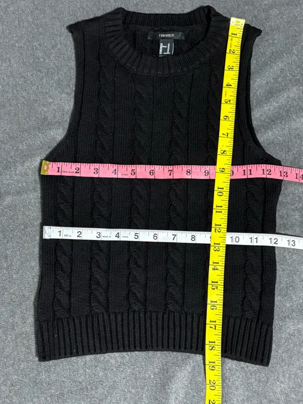 Forever 21 Black Cable Knit Sleeveless Sweater Vest Size M - Image 3