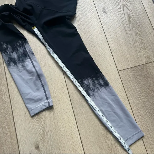 Lululemon Wunder Train High-Rise Tight 25"
Ascending Light Engineer Silverscreen - Image 7