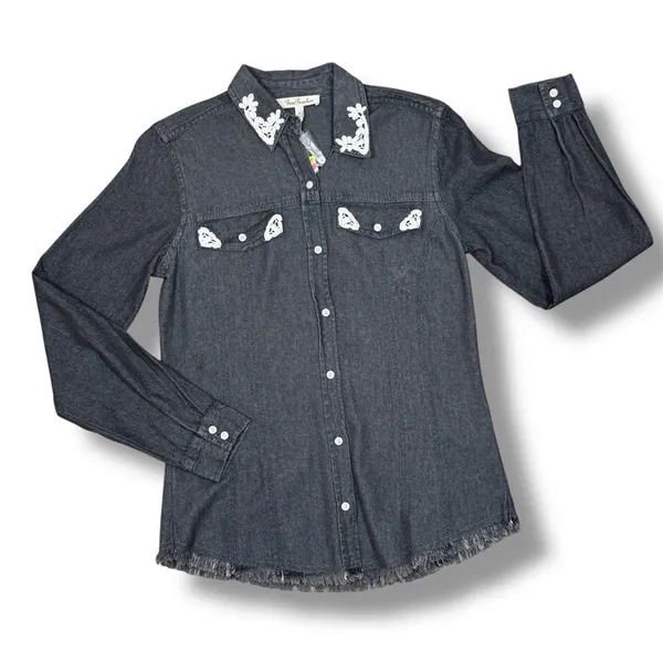 True Freedom Lace Trim Raw Edge Denim Button Up Shirt‎ Gray Black Small - Image 12