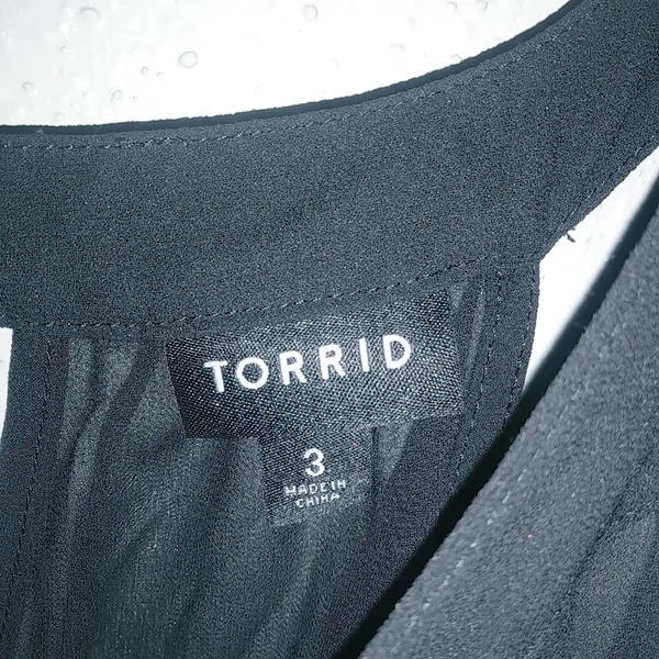 Torrid 3X Elegant Halter Black Keyhole Back Button Closure Dressy Formal Top - Image 4