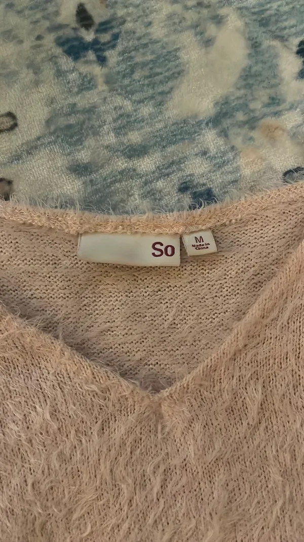 Light pink slightly cropped eyelash sweater Size M - Image 3