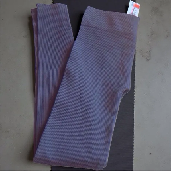 PINK Active Bra (Fits Small) + Tilly’s Ribbed Leggings Set | XS/S - Image 10