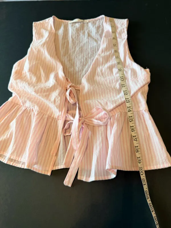 Altar'd State blouson Vest, striped white and pink, lightweight, ruffle hem sz M - Image 4