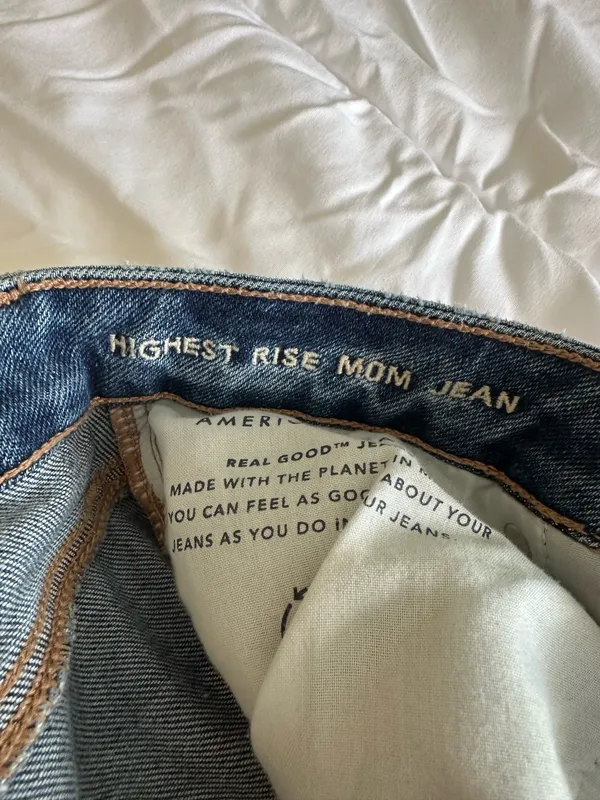 American Eagle Mom Jeans - Image 4