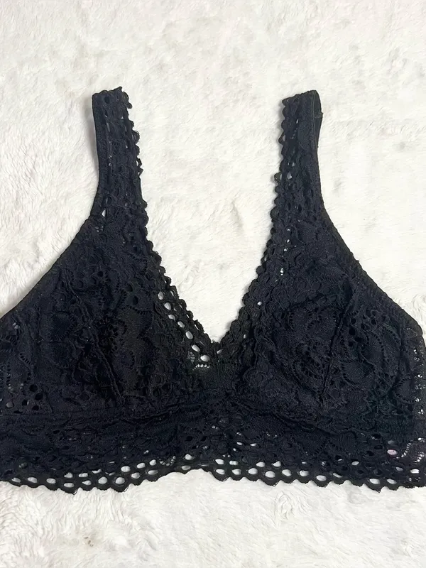 True Black Floral Lace Bralette Wireless Comfort Bra Size Medium - Image 11