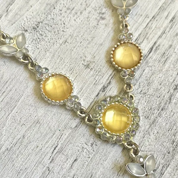 Vintage Avon silver tone yellow butterfly necklace - Image 3