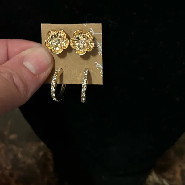 Gold tone Flower Earrings with rhinestone accents set of two pairs - Image 6