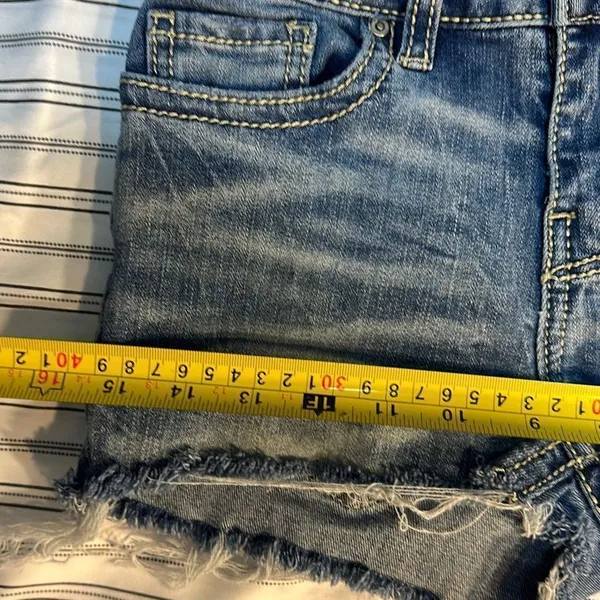 BKE Jean Short Cut-Offs Waist: 26 inches - Image 4