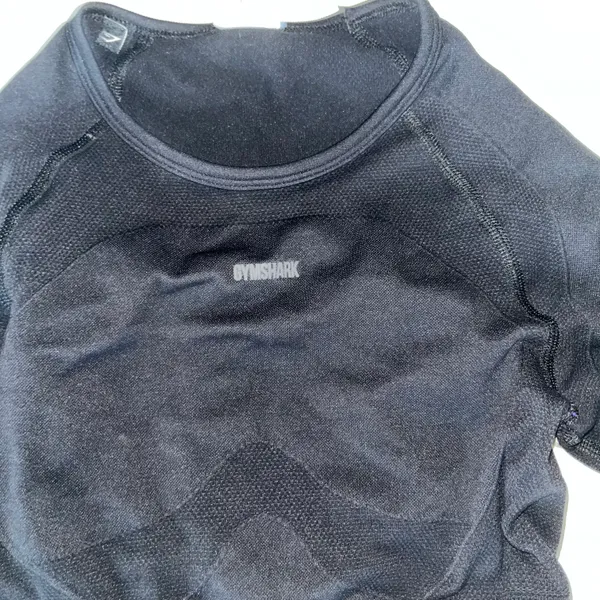 Gymshark Adapt Seamless Black Cropped Long Sleeve Size xs - Image 2