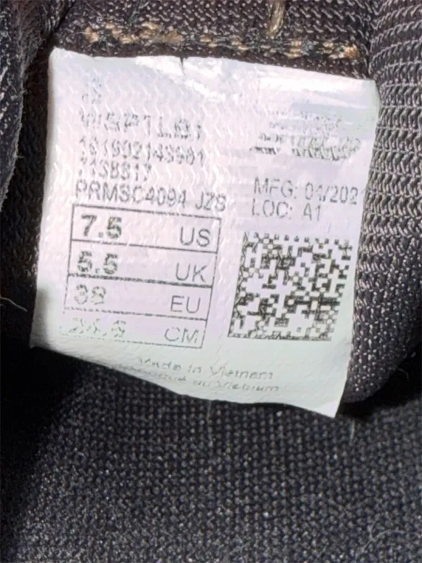 New Balance Knit Athletic Sneakers with Tan Tongue Tags - Image 5