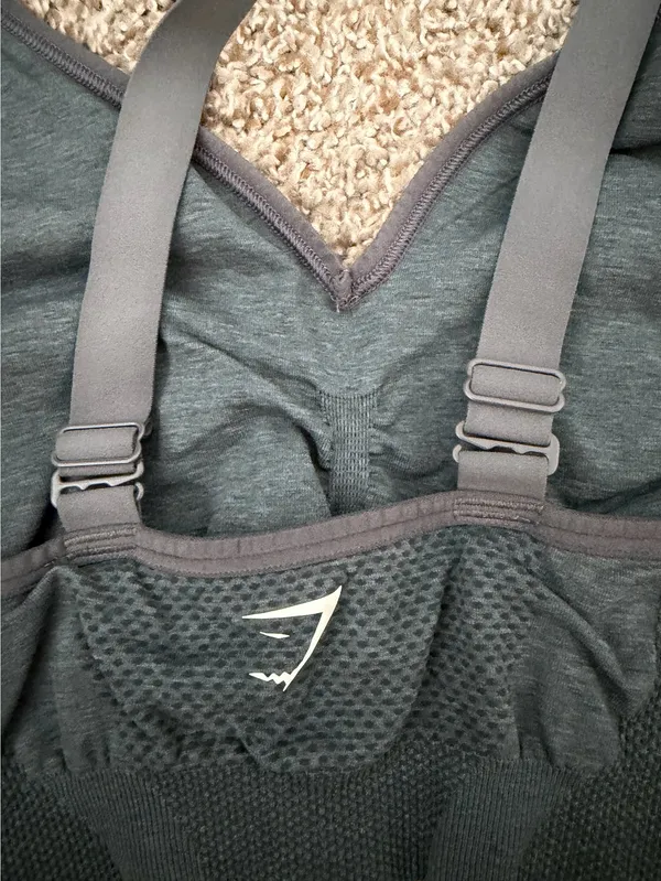 Gymshark Vital Seamless V-Neck Sports Bra - Image 3