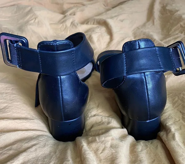 Black strappy heels Size 6.5 - Image 2