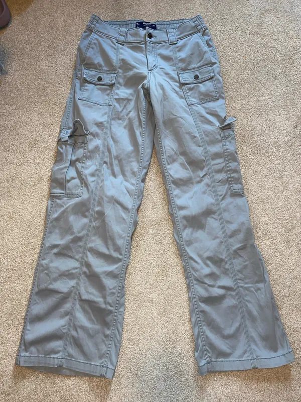 Hollister Women's Low-Rise 4-Pocket Cargo Baggy Pants For Blue Grey - Image 2