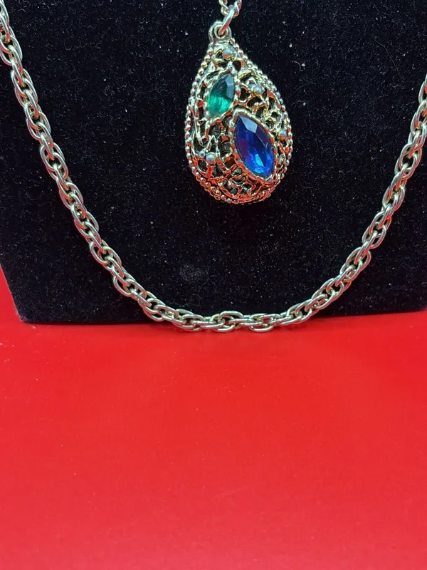 Fashion Jewelry Layered Teardrop Pendant Necklace - Image 3