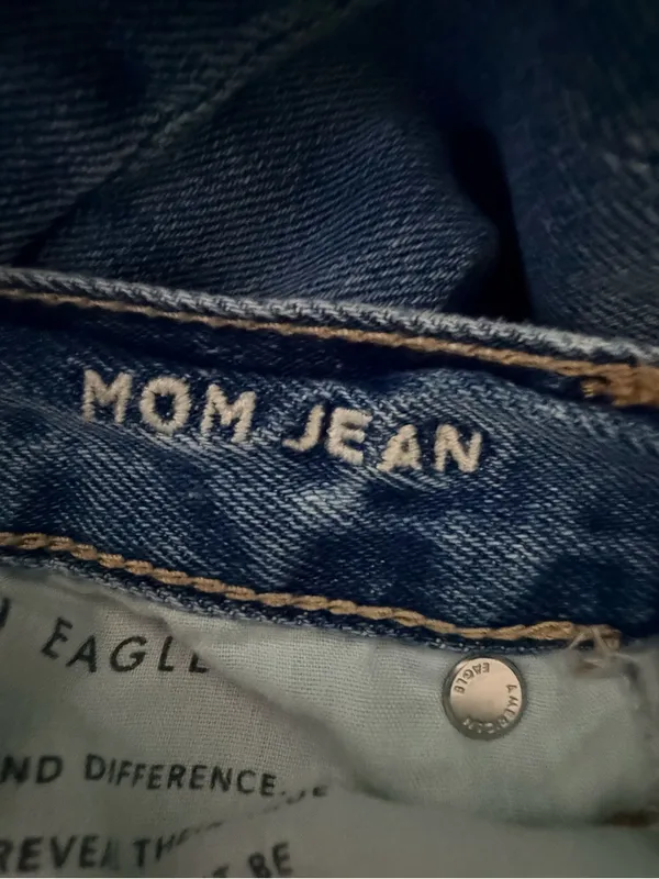 American Eagle Outfitters Light Blue Distressed High-Rise Mom Jeans 12 Short - Image 5