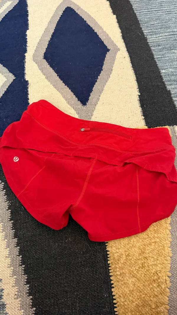 Lululemon Shorts 2.5" - Image 2
