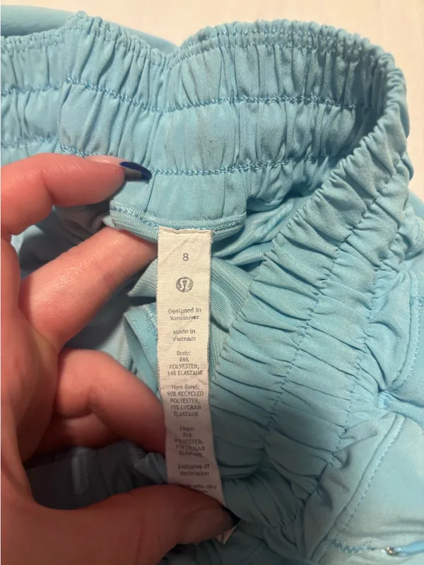 Lululemon Low-Rise 4" Hotty Hot - Image 3