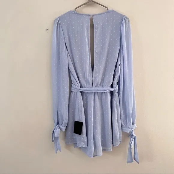 NWT Lulus Closer Look Light Blue Swiss Dot Tie-Sleeve Split Back Romper LARGE‎ - Image 7
